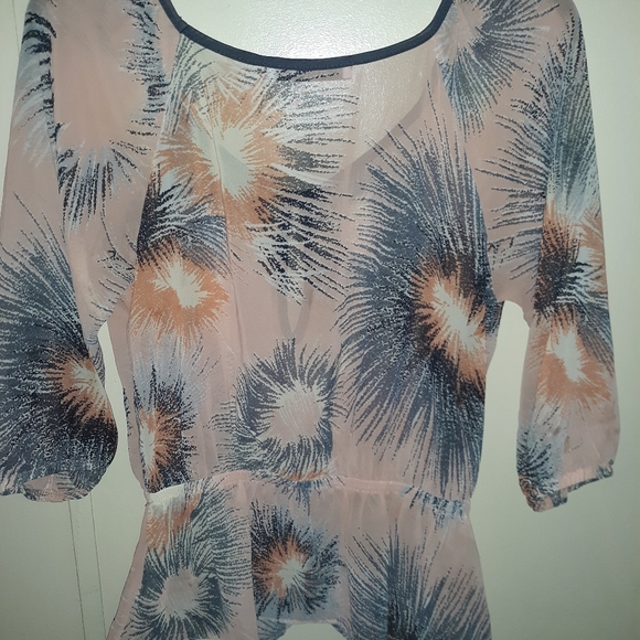 Half sleeve chiffon blouse - Picture 2 of 2